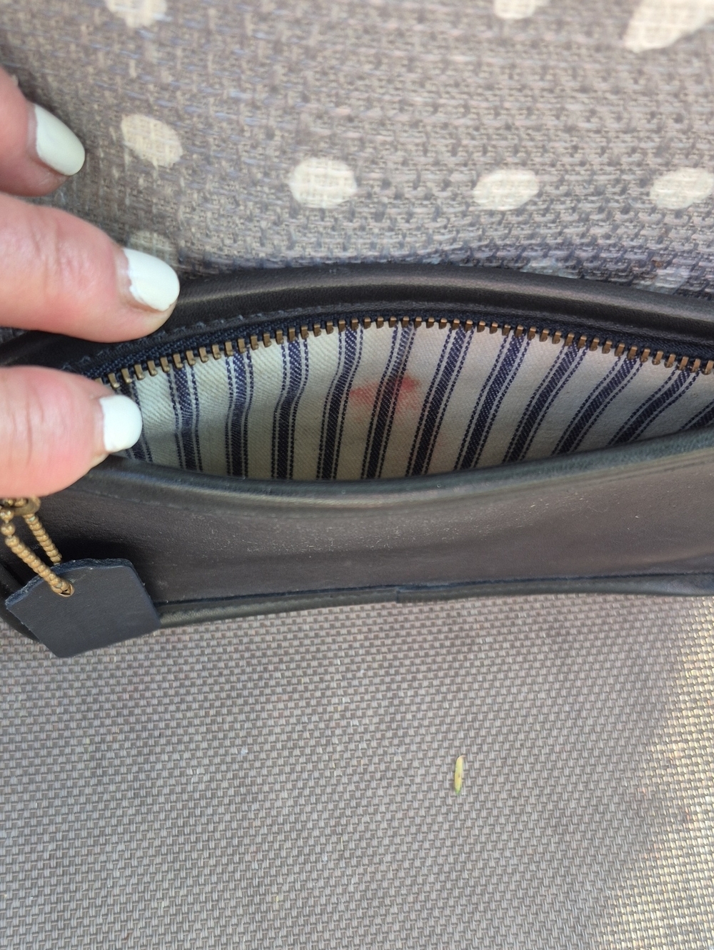 Vintage Coach Small Zip Bag - Picture 3 of 7